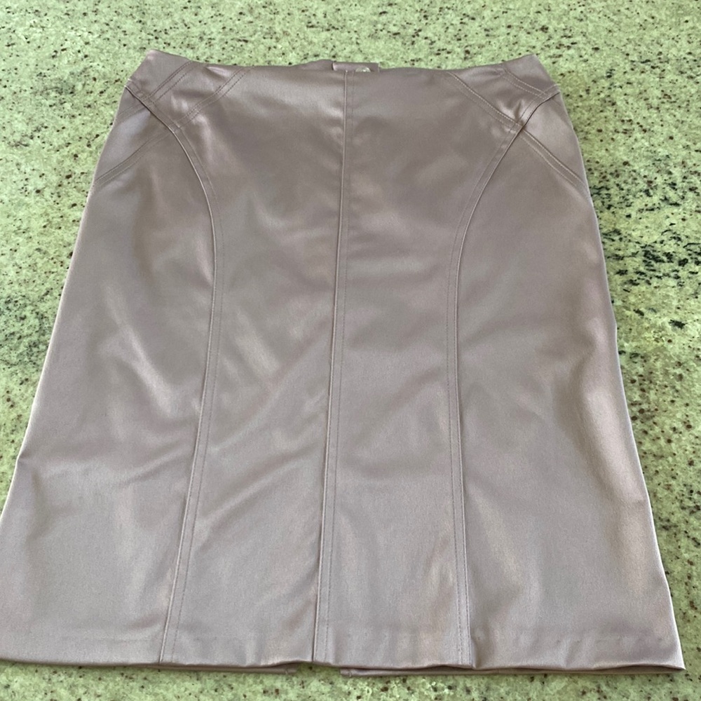 Satin tailored pencil skirt with stitch detailing and back slit